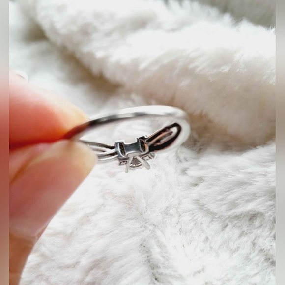 Jared Diamond Sterling Silver Ring Size 7 ✨️ - Picture 6 of 10